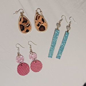 3/$15   3 Pair of Earring